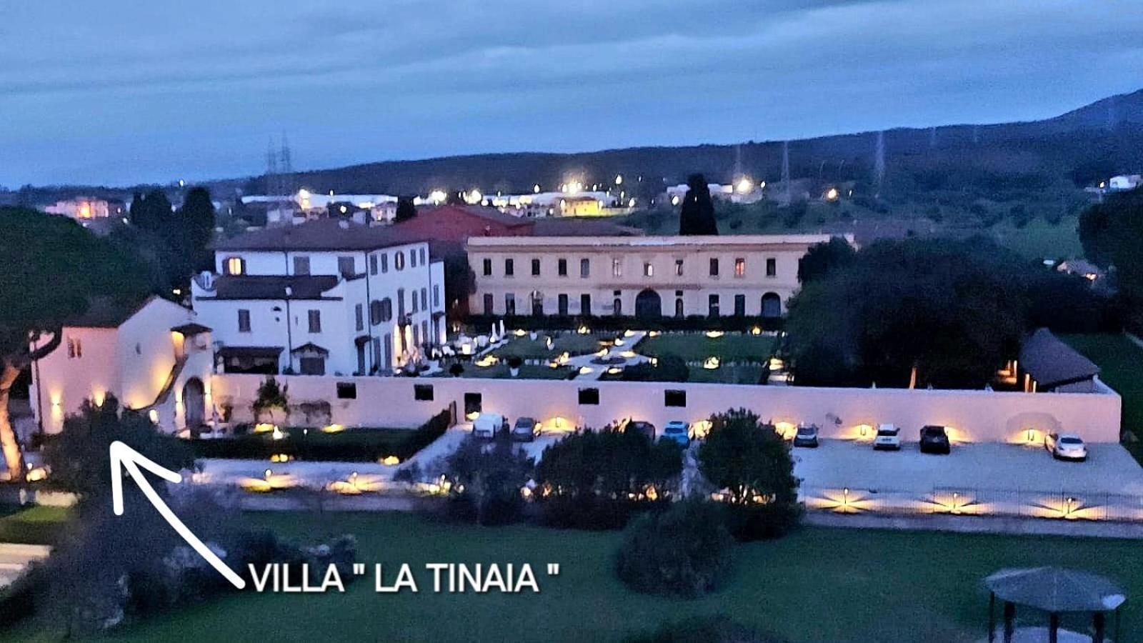 La Villa Apartments Tinaia - Excellent For Sardegna & Corsica - 6-8 Beds - Private Parking Included With Camera ليفورنو المظهر الخارجي الصورة