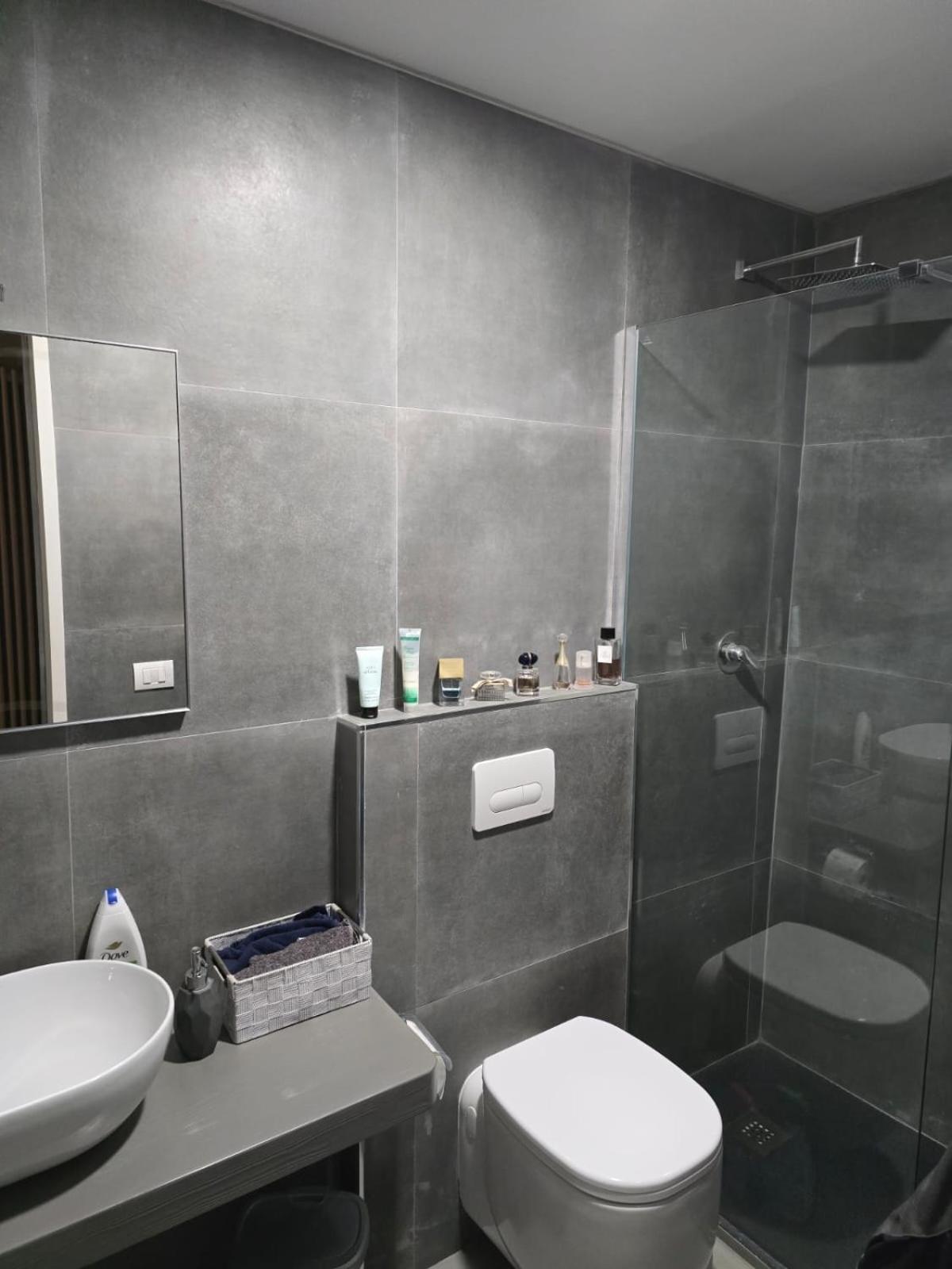 La Villa Apartments Tinaia - Excellent For Sardegna & Corsica - 6-8 Beds - Private Parking Included With Camera ليفورنو المظهر الخارجي الصورة